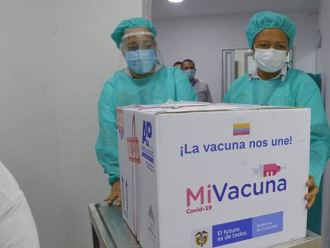 Este martes llegaron más de 18 mil vacunas que serán aplicadas a población mayor de 80 años . Foto: Cortesía
