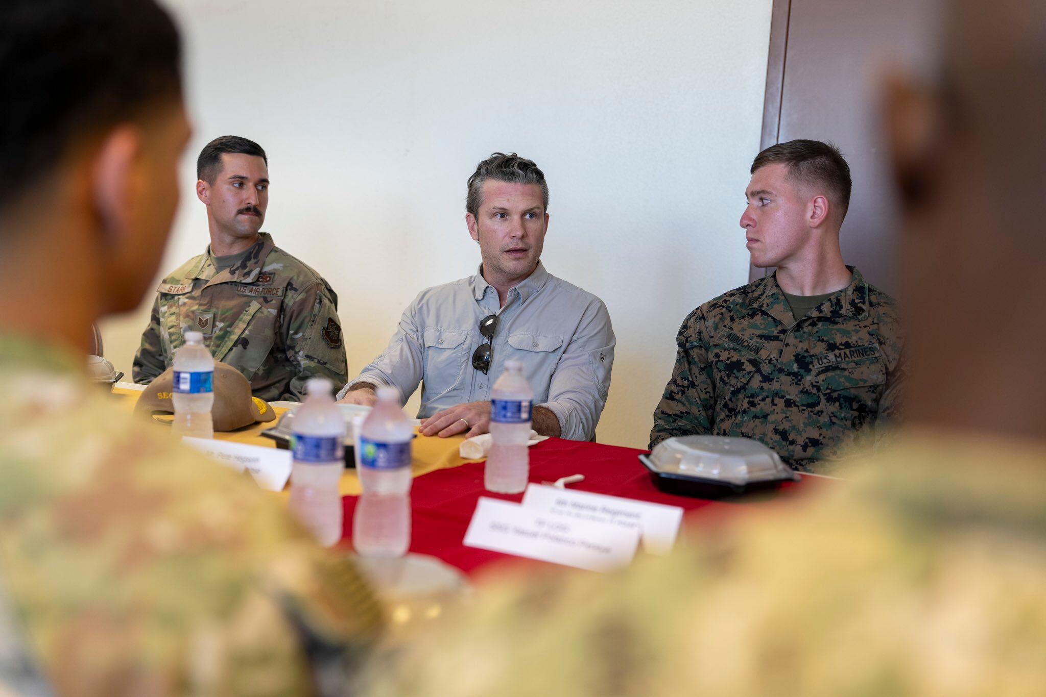 Jefe del Pentágono, Pete Hegseth en Guantámano. FOTO: EFE/ @petehegseth