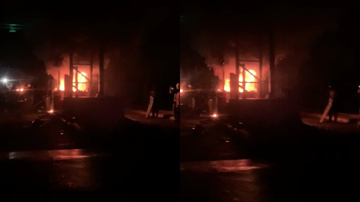 Queman peaje en Tarazá, Antioquia. Foto: Captura de pantalla video Ejército