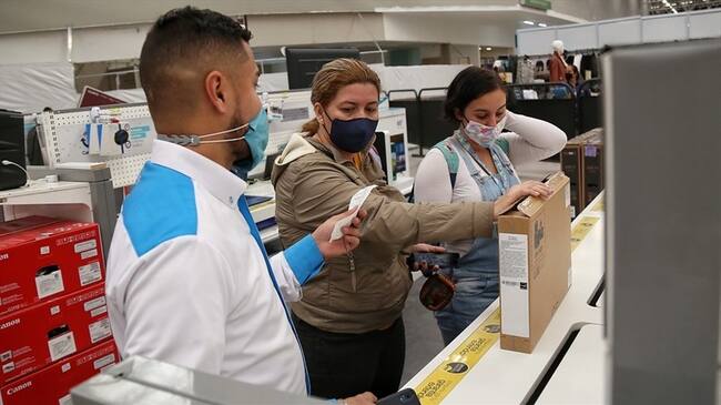 OJO: Durante la jornada se mantendrá el pico y cédula en toda la ciudad. Impares no podrán ingresar a centros de comercio. Foto: Colprensa