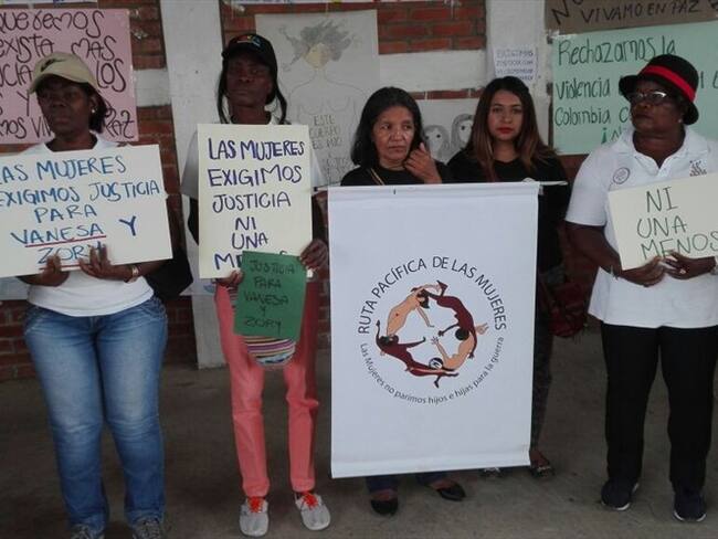 En la ciudad de Popayán y en el municipio de Corinto, Cauca, se realizaron plantones para rechazar el reciente homicidio de las dos adolescentes. Foto: Comunitar