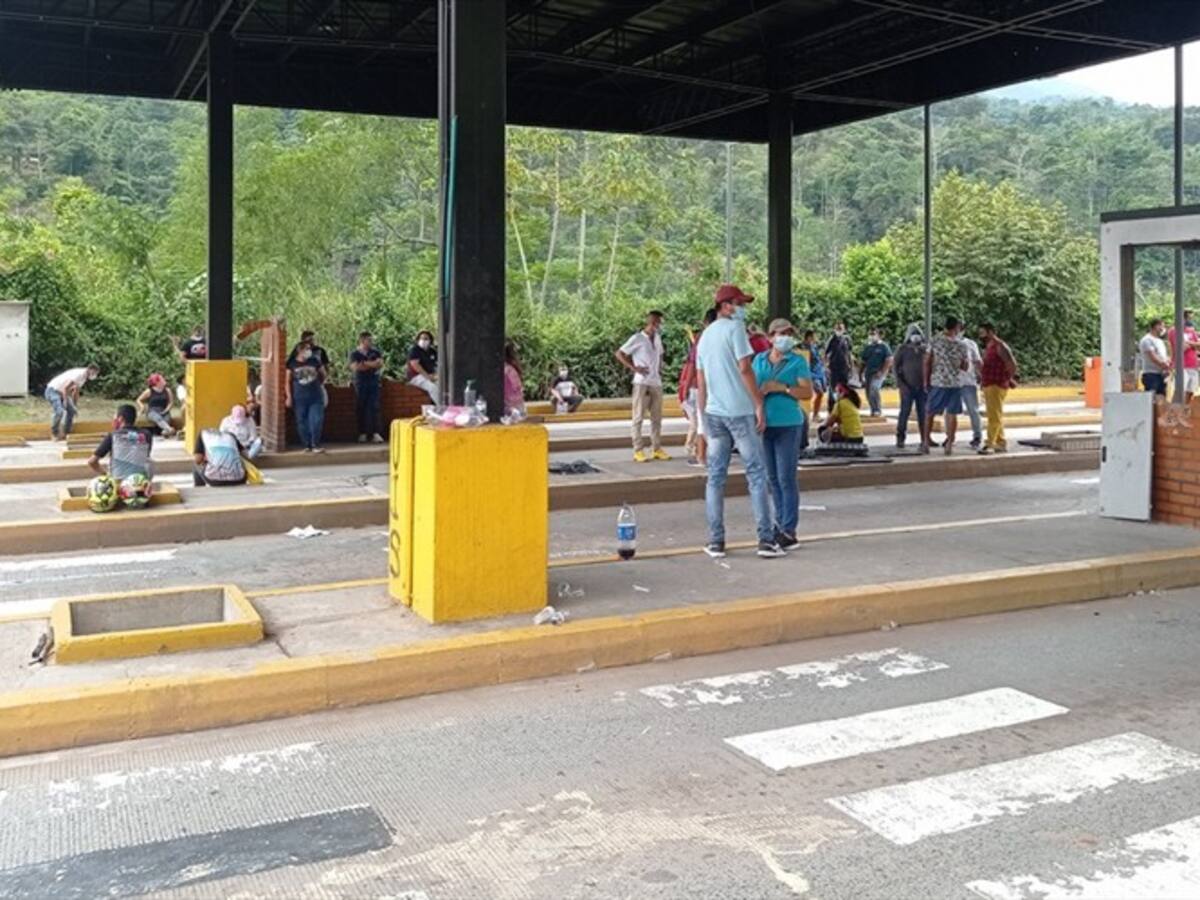 Destruyen de nuevo el peaje de Rionegro, Santander