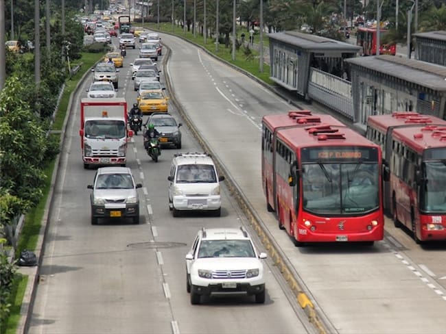 La compra de buses de Transmilenio es un gravísimo detrimento patrimonial: Rodrigo Lara