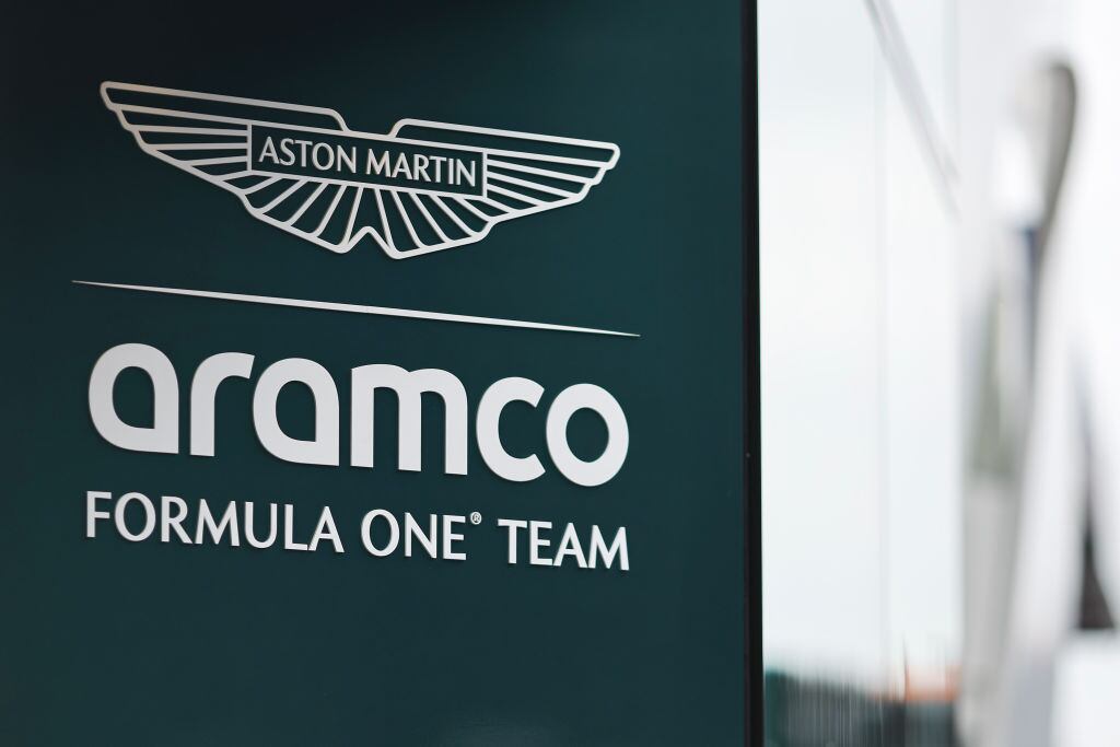 Logo de Aston Martín. I Foto: Qian Jun/MB Media/Getty Images.