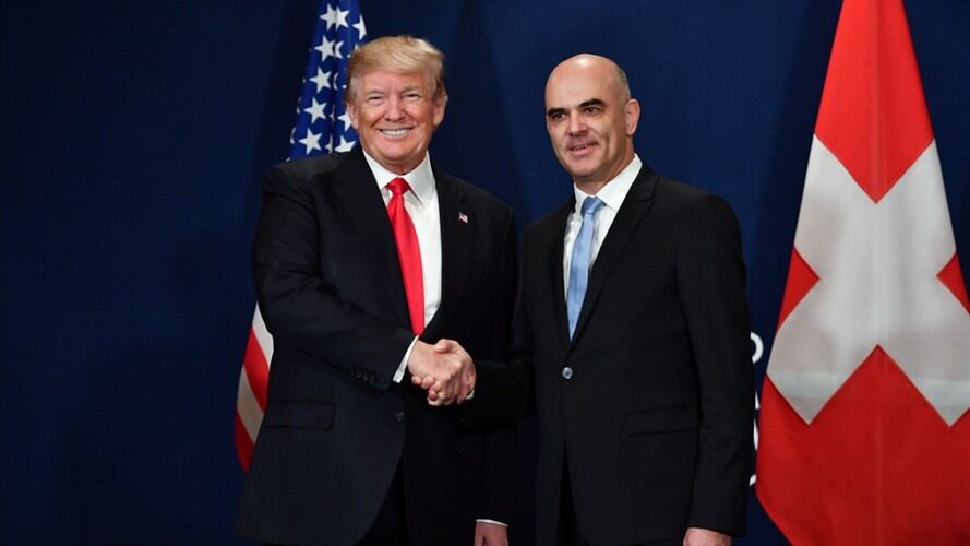 Alain Berset, presidente de Suiza, junto a Donald Trump. Foto: Getty Images