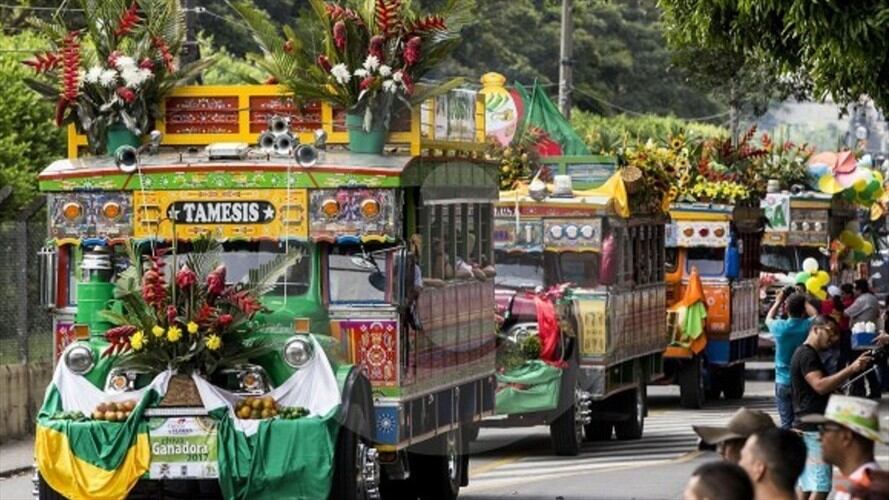 Mintransporte hizo claridad acerca de la vida útil de vehículos camperos y chivas. Foto: Colprensa