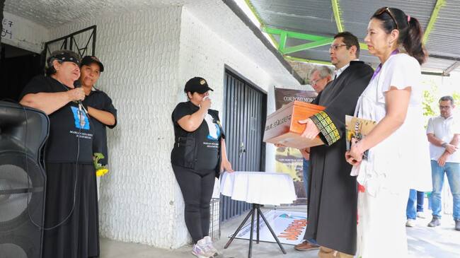 Entrega de restos de joven desaparecido en el cementerio de Bosconia. Foto: Cortesía JEP.