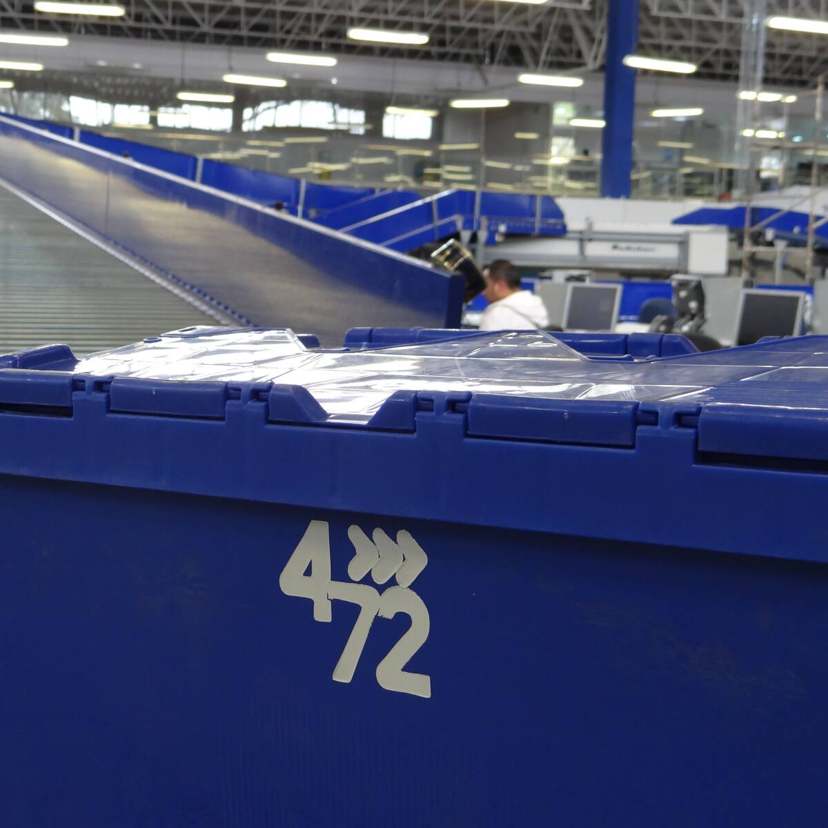 ¿La empresa 4-72 se encuentra en crisis financiera? Responde su director