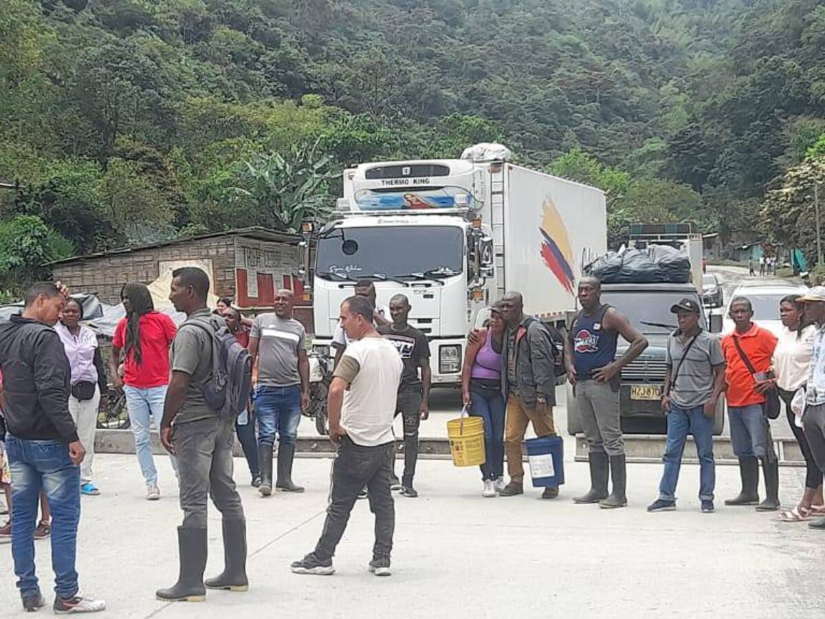 Cerca de 500 personas afectadas por los bloqueos de la vía entre Chocó y Risaralda