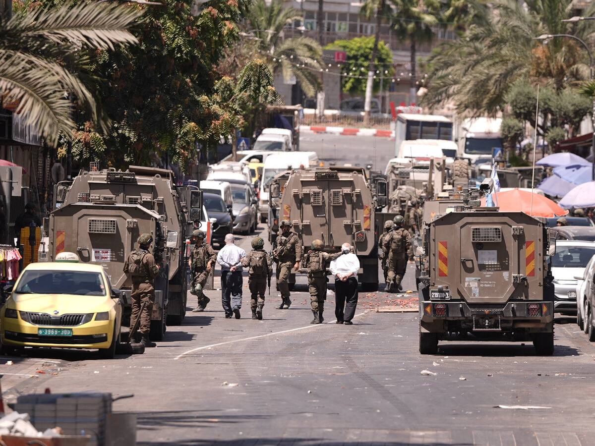 El Ejército israelí dice que asaltó Ramala para entrar en un negocio relacionado con Hamás