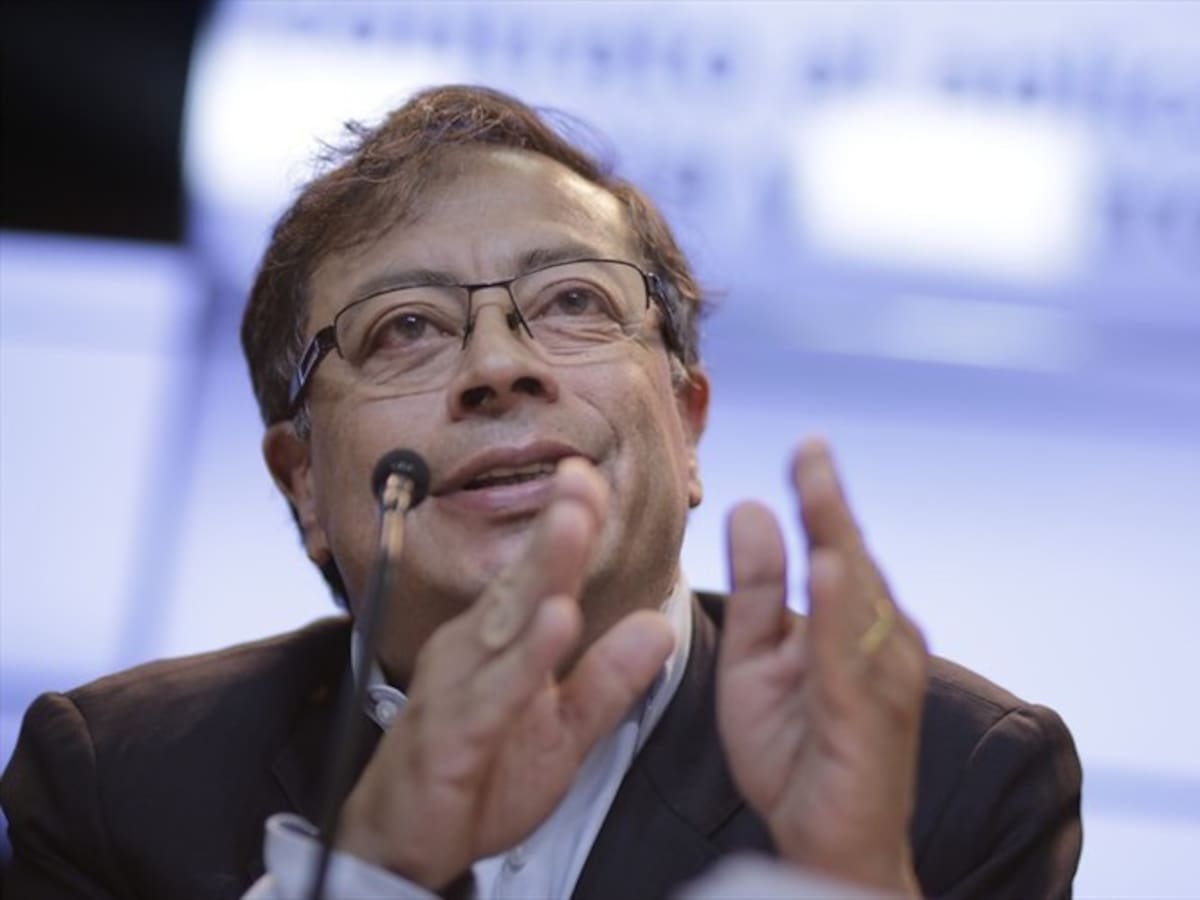 Petro declarará en proceso contra Uribe en la Comisión de Acusación