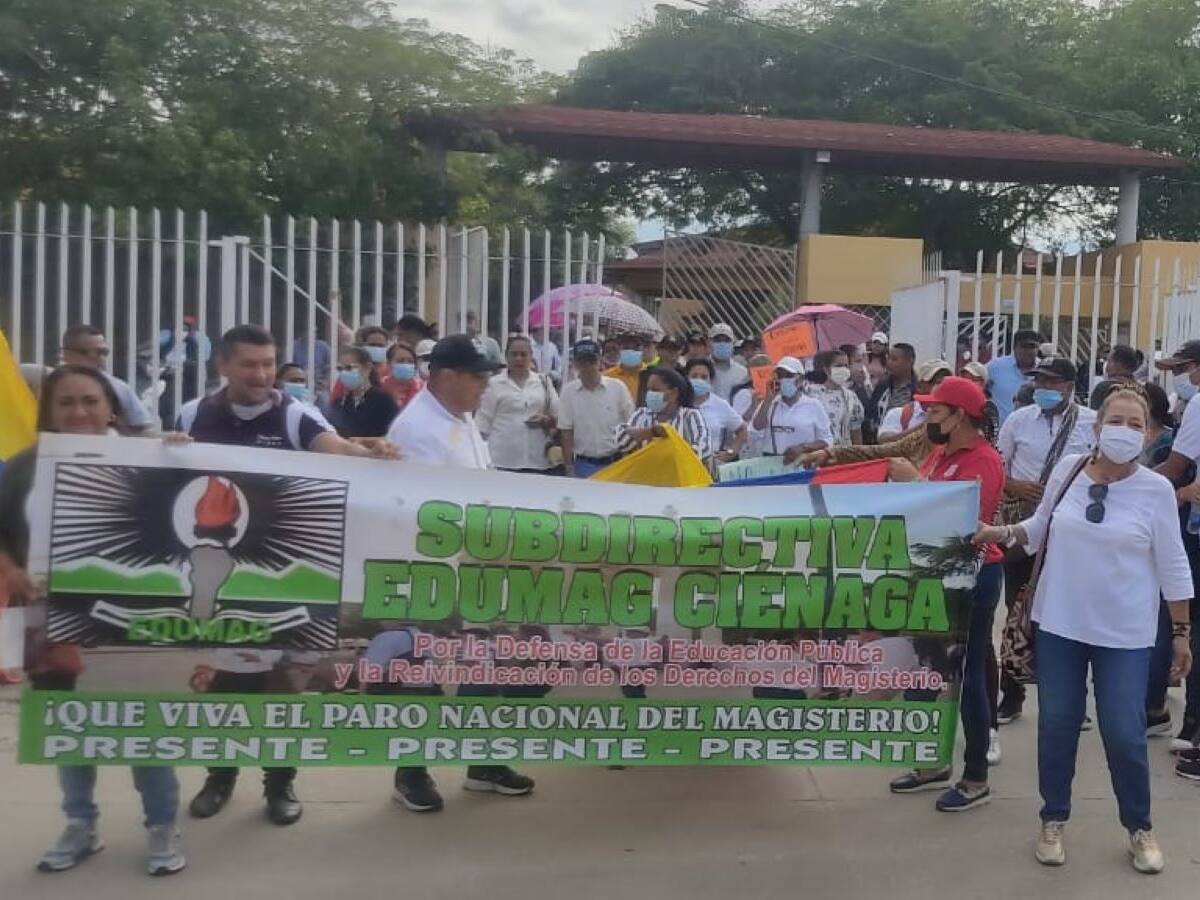Más de cien mil estudiantes sin clases por paro de docentes en el Magdalena