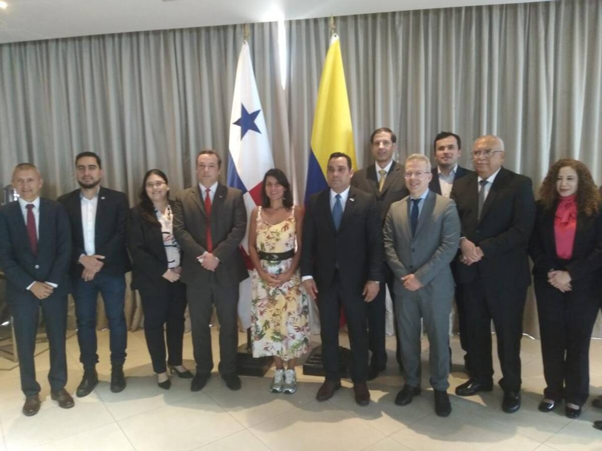 Colombia y Panamá reactivan idea de construir sistema de interconexión eléctrica