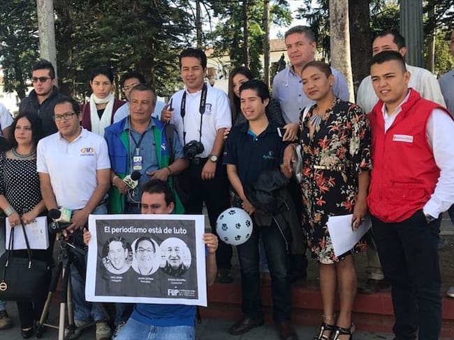El homenaje a los periodistas ecuatorianos fue convocado a nivel nacional por Reporteros Sin Fronteras, Fundamedios y la Fundación para la Libertad de Prensa, Flip. Foto: Cortesía Leo Gil