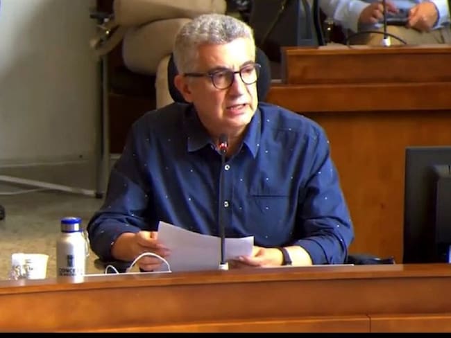 Concejal Luis Bernardo Vélez responde ante acusaciones de Daniel Quintero