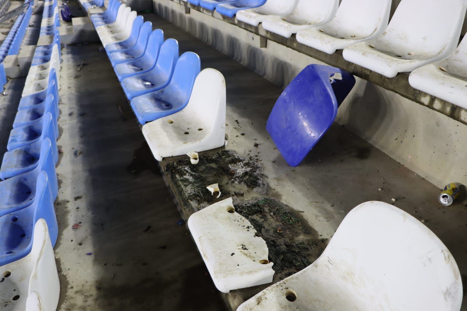 En este estado quedó parte de las graderías luego del incidente del sábado. Foto: Cortesía Alcaldía de Santa Marta