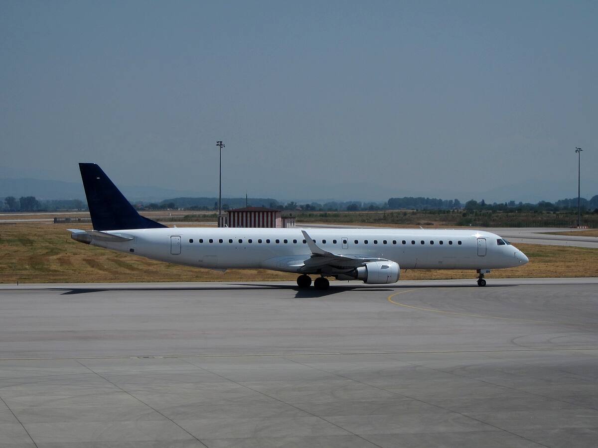 Con falso parto, pasajeros marroquíes forzaron aterrizaje en Barcelona y huyeron