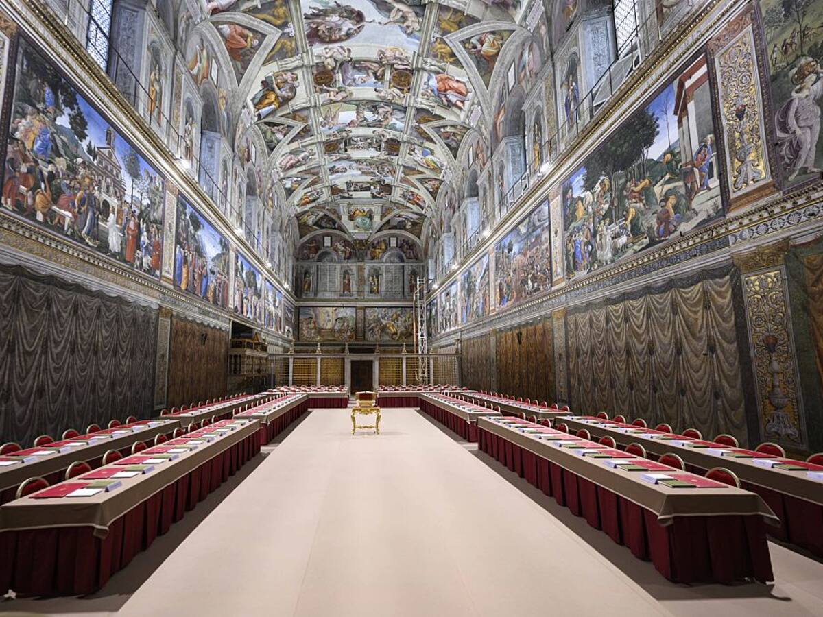 La Iglesia católica se encierra en cónclave para elegir al sucesor del papa Francisco