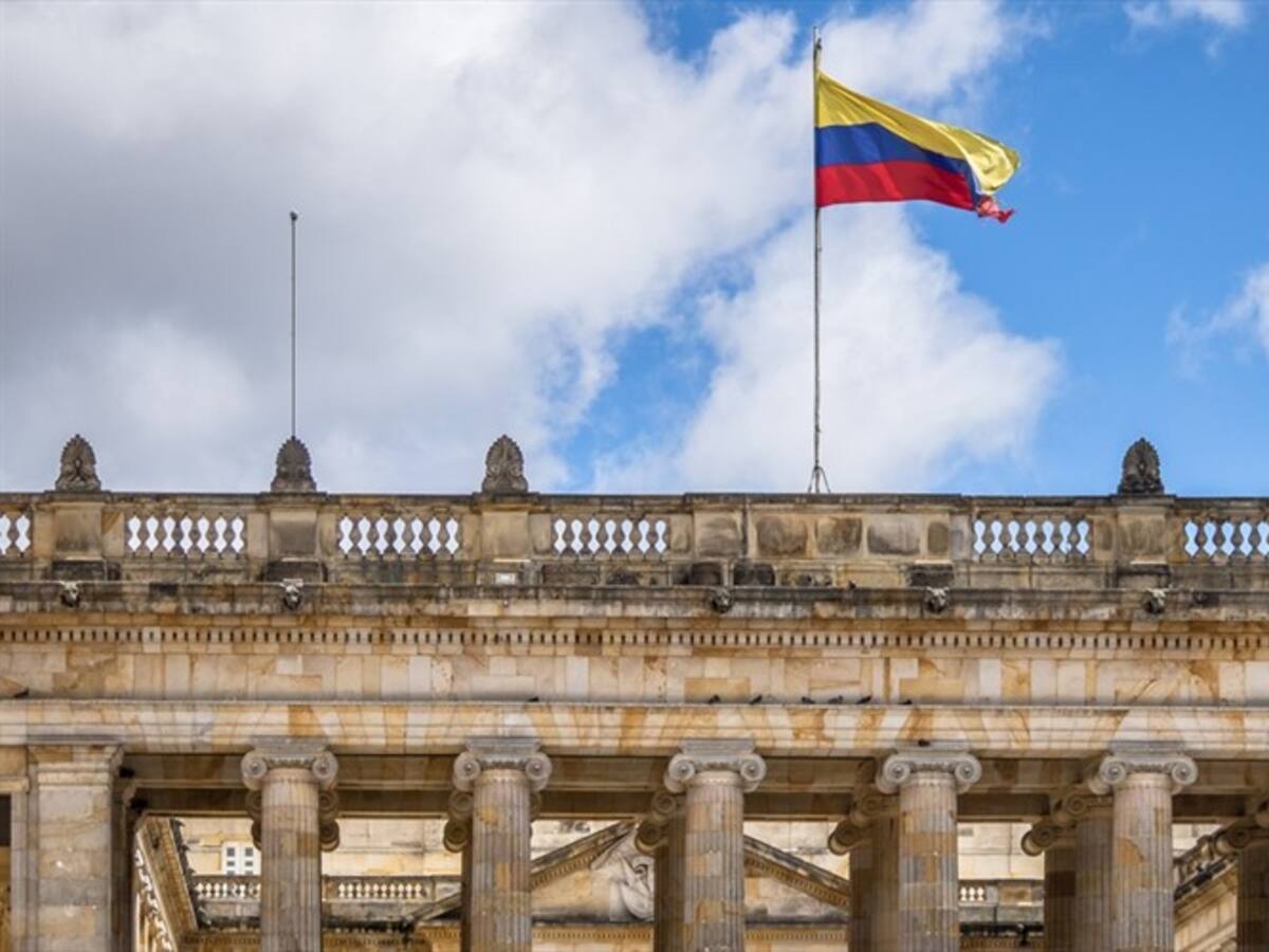 Mantienen investidura de congresistas que participaron en debate de cadena perpetua