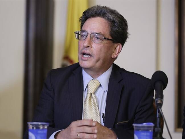 El ministro de Hacienda, Alberto Carrasquilla, dijo que el recaudo de $7,1 billones no es lo que requiere el país. . Foto: Colprensa