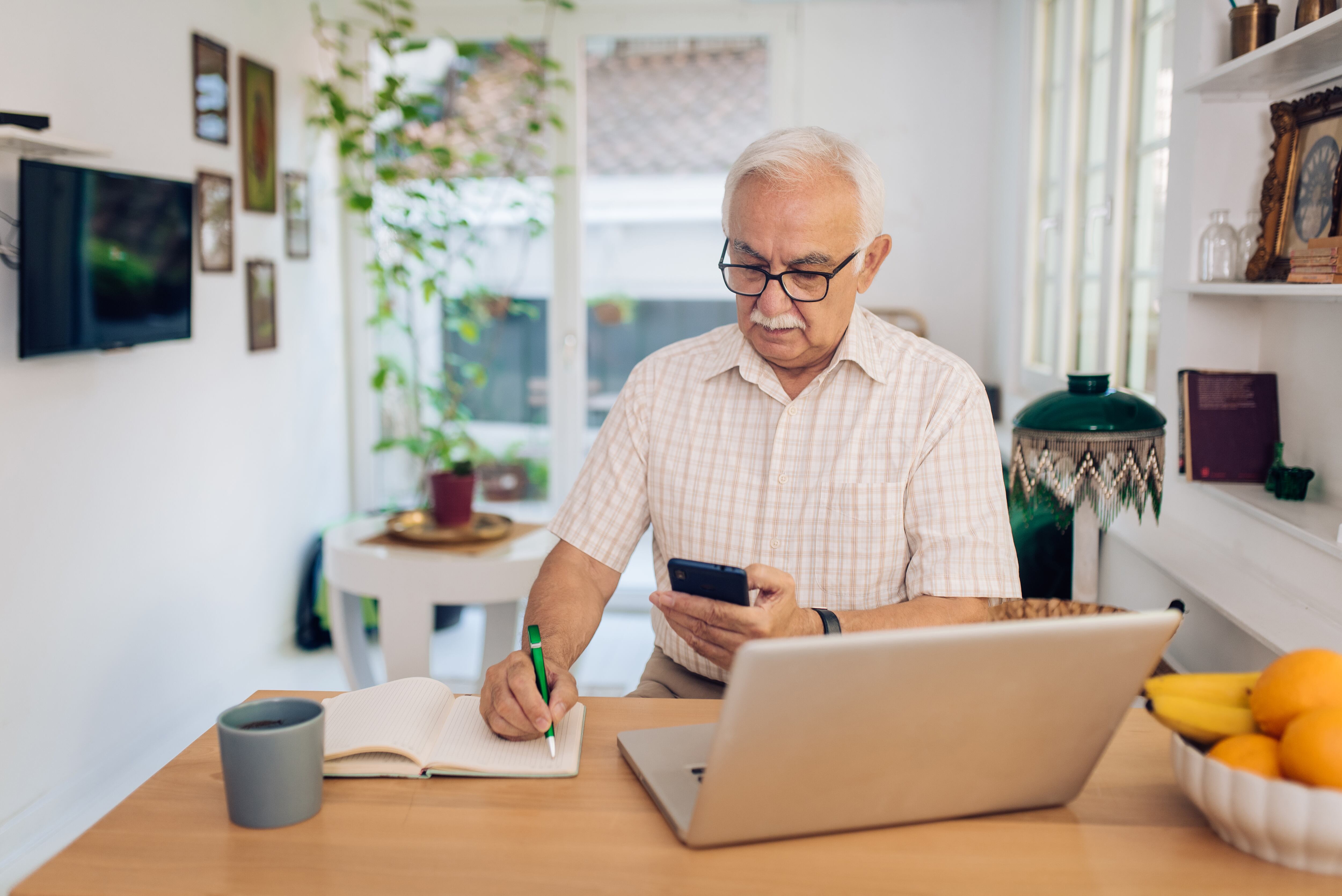 ¿Cuánto sube la mesada de alguien que se pensionó con el mínimo en 2025? Estos son los cálculos. Foto: Getty Images