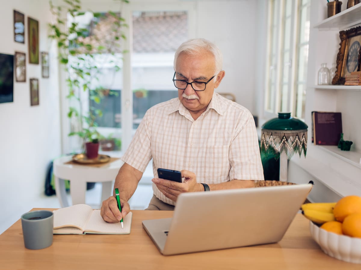 ¿Cuánto sube la mesada de alguien que se pensionó con el mínimo en 2025? Estos son los cálculos