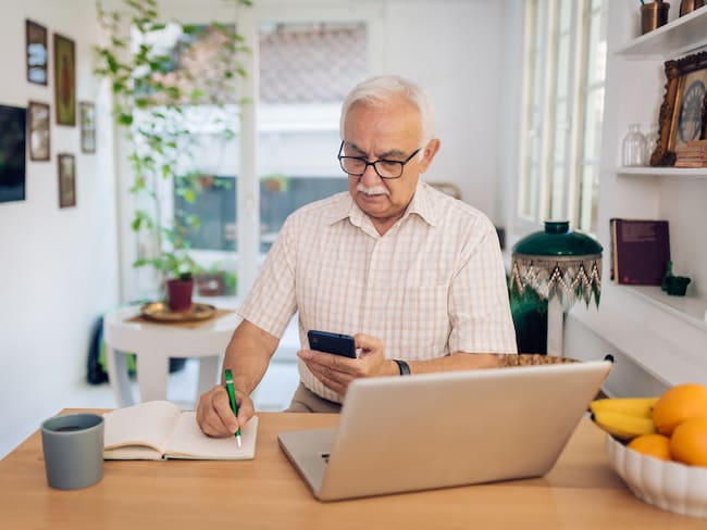 ¿Cuánto sube la mesada de alguien que se pensionó con el mínimo en 2025? Estos son los cálculos. Foto: Getty Images