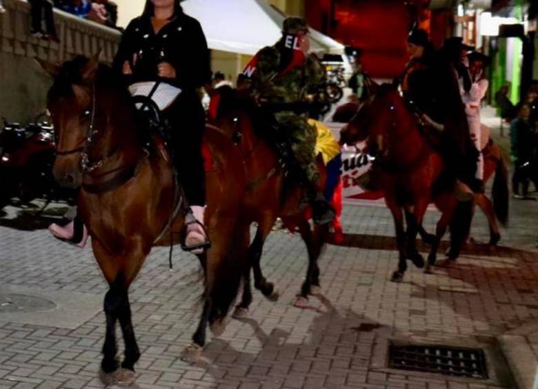 Funcionaria que se disfrazó de guerrillera de ELN