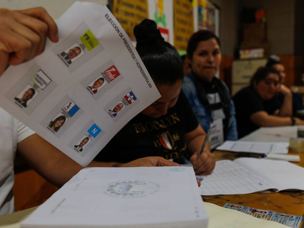 Tribunal Electoral concluye escrutinio en 4 departamentos de El Salvador ante denuncias