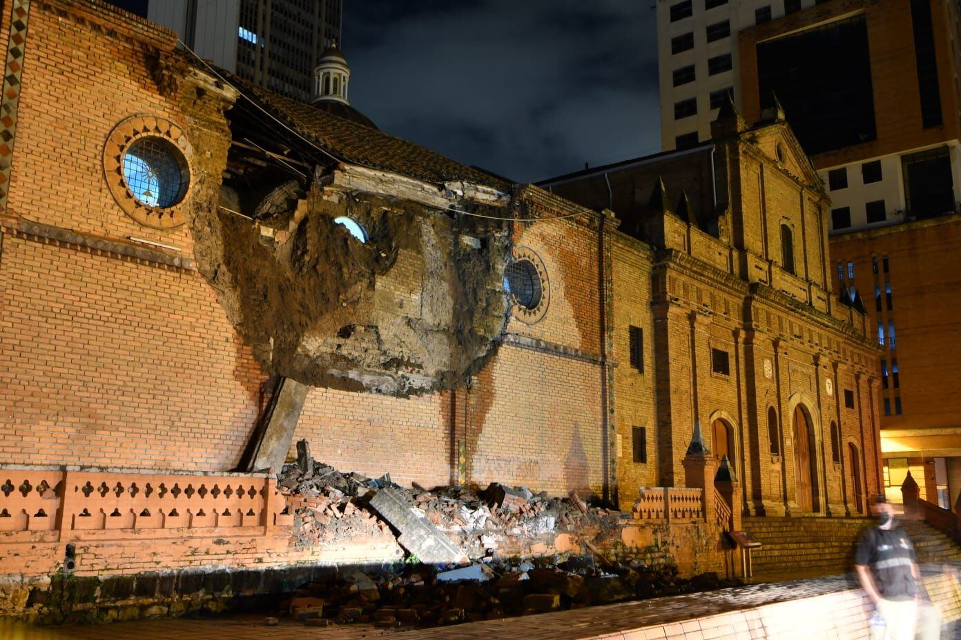 El alcalde de Cali, Jorge Iván Ospina, le atribuyó esta situación al invierno que golpea fuertemente a la región. Foto: Cortesía.