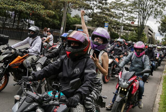Cuatro detenidos y más de 80 comparendos en medio de las protestas de los motociclistas en Bogotá. (Colprensa - Catalina Olaya)