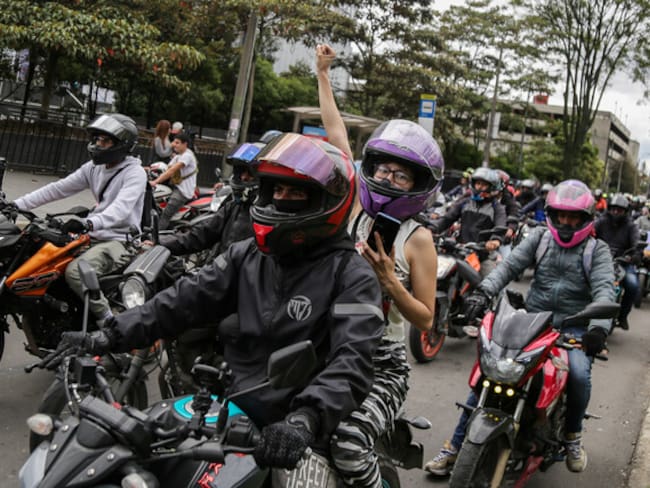 Cuatro detenidos y más de 80 comparendos en medio de las protestas de los motociclistas en Bogotá. (Colprensa - Catalina Olaya)