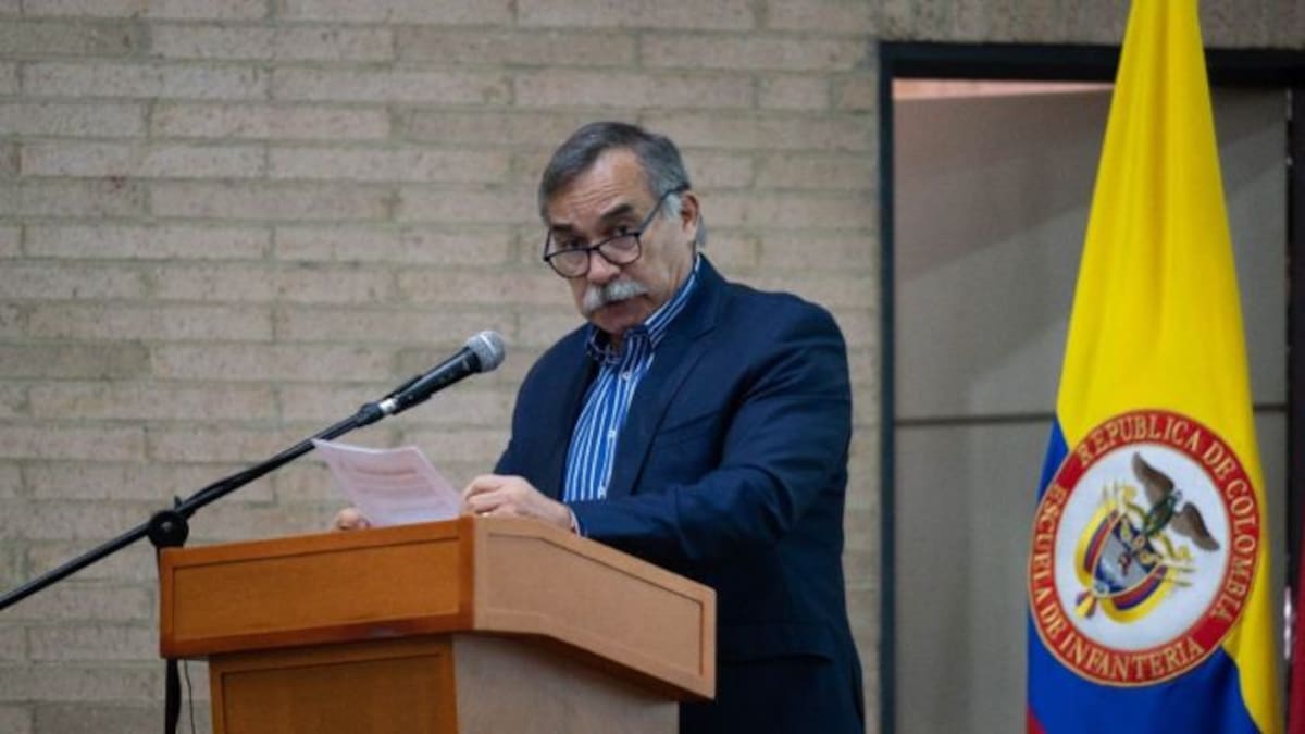 Denuncias de maltrato laboral contra exviceministro de Defensa, general (r) Ricardo Díaz