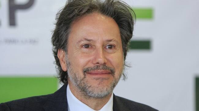 Por presuntas interceptaciones ilegales de comunicaciones, la Procuraduría citó a versión libre al exsecretario ejecutivo de la JEP, Néstor Raúl Correa. Foto: Colprensa