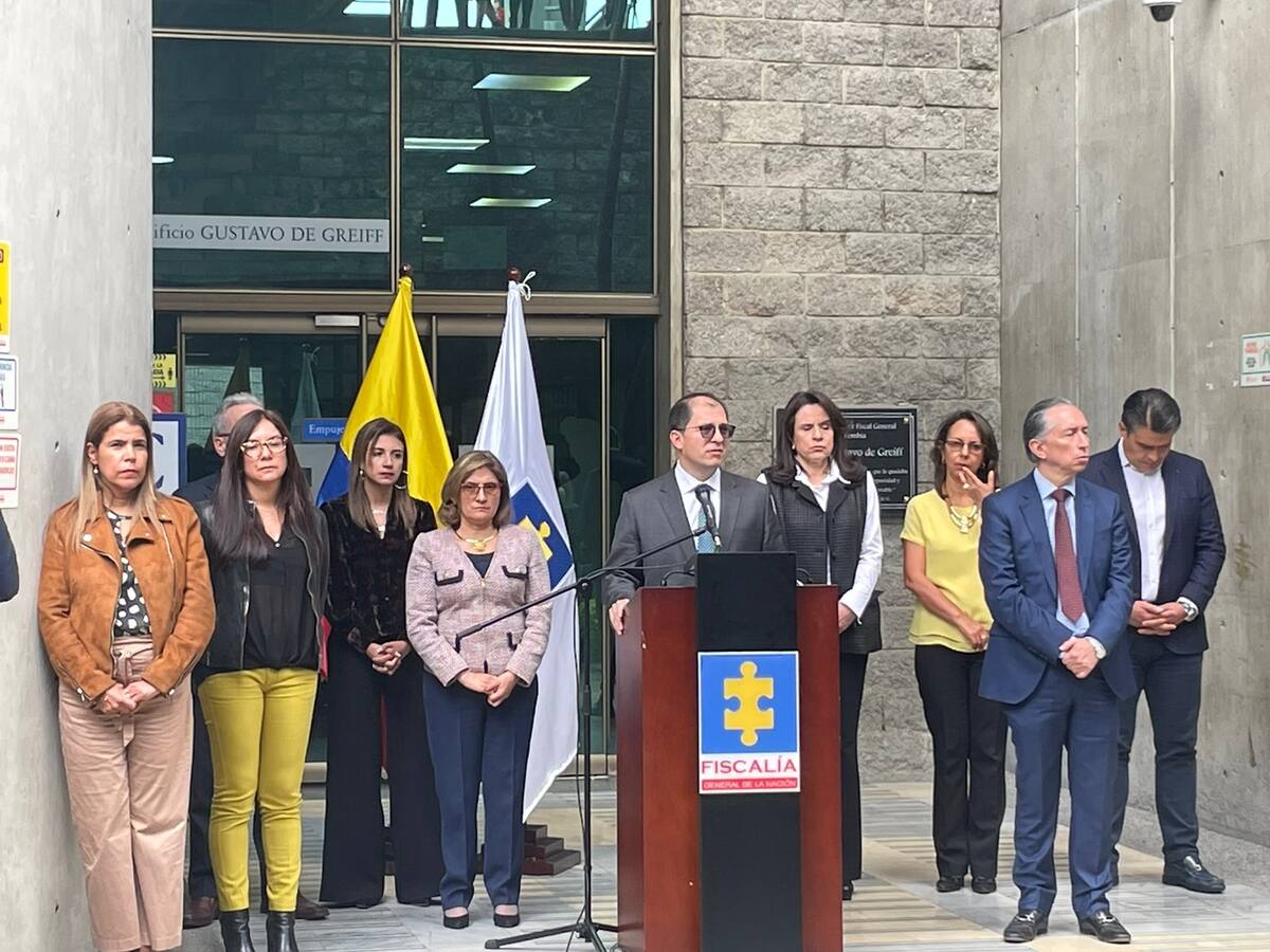 Fiscalía cita a declarar al comisionado de Paz y al hermano del presidente Petro