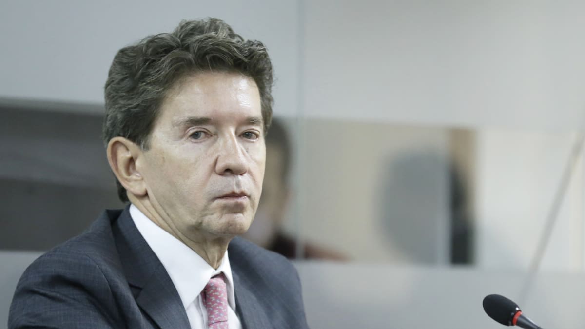 Luis Pérez se prepara para las elecciones de octubre