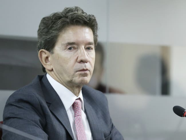Luis Pérez se prepara para las elecciones de octubre