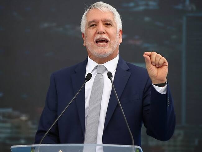 "No salieron los sectores populares a hacer la revolución francesa que Petro esperaba"