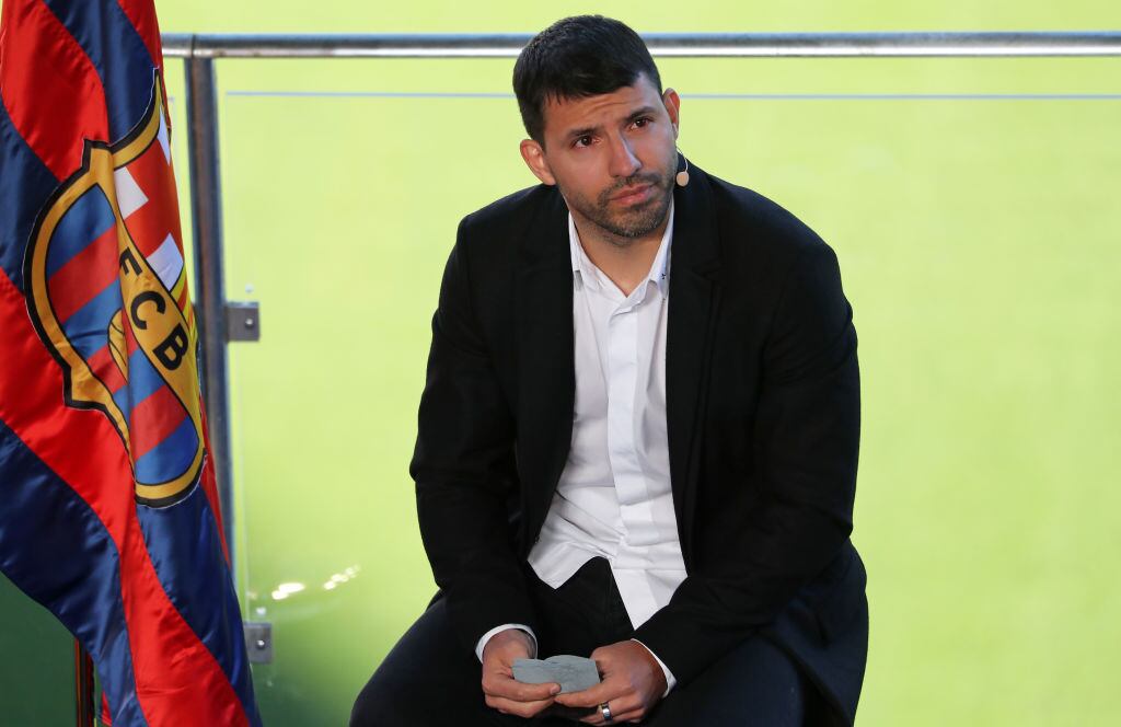 Sergio Aguero en conferencia de prensa donde anunció su retiro del fútbol / Getty Images