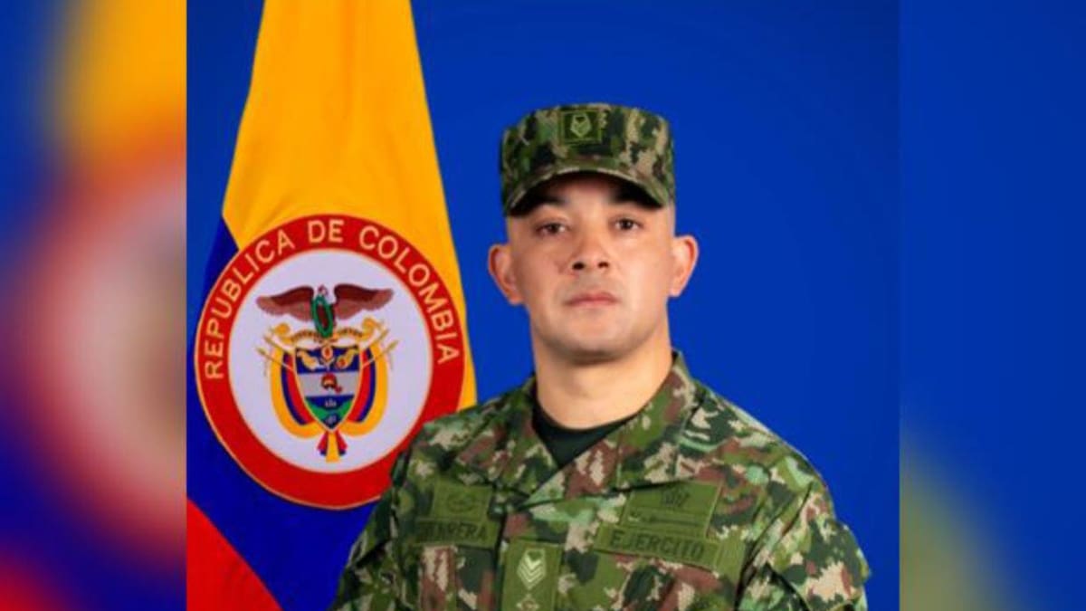 Asesinan a sargento del Ejército tras salir de banco: hombres armados iban a robarlo