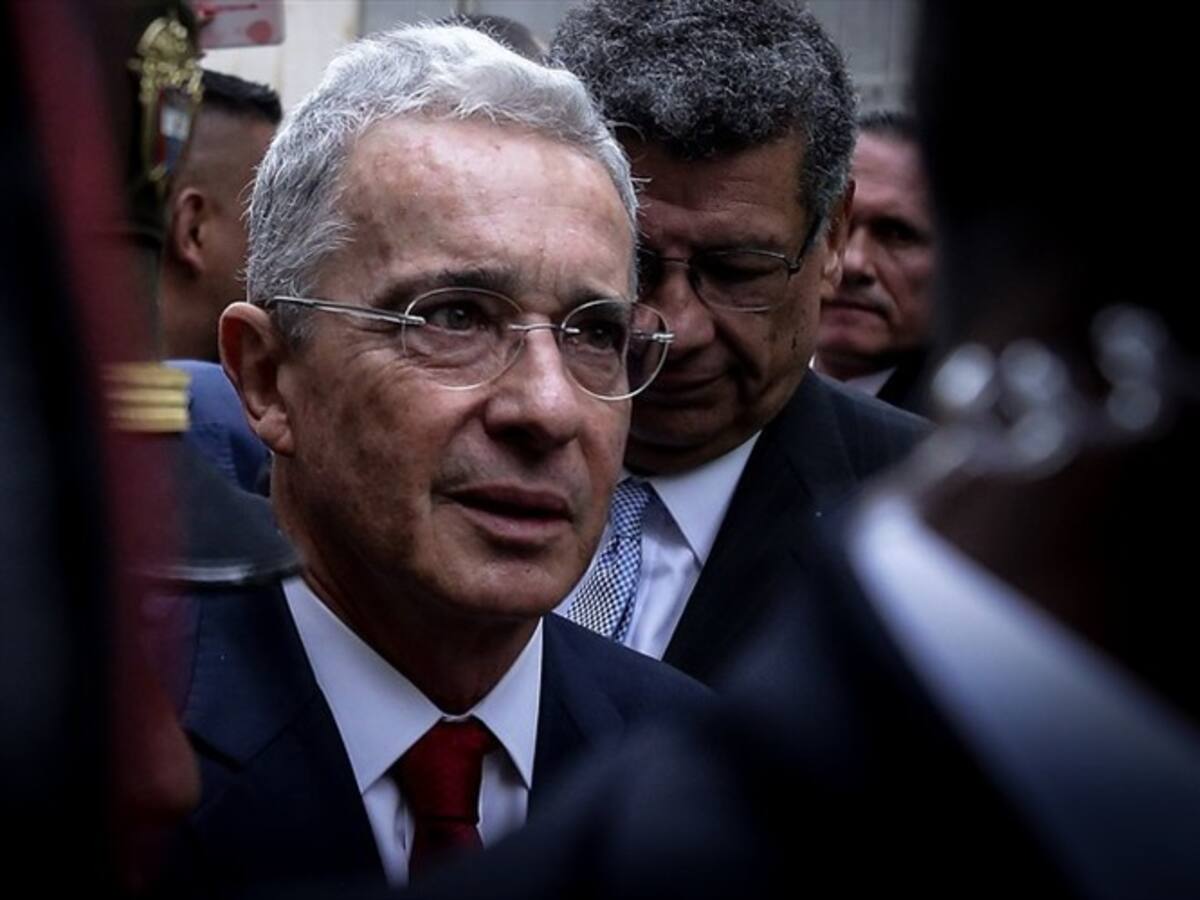 Exfuncionarios del gobierno de Álvaro Uribe salieron en defensa del expresidente