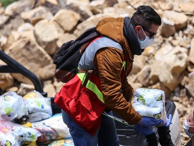 Entrega de mercados en Bogotá en la pandemia. Foto: Colprensa.