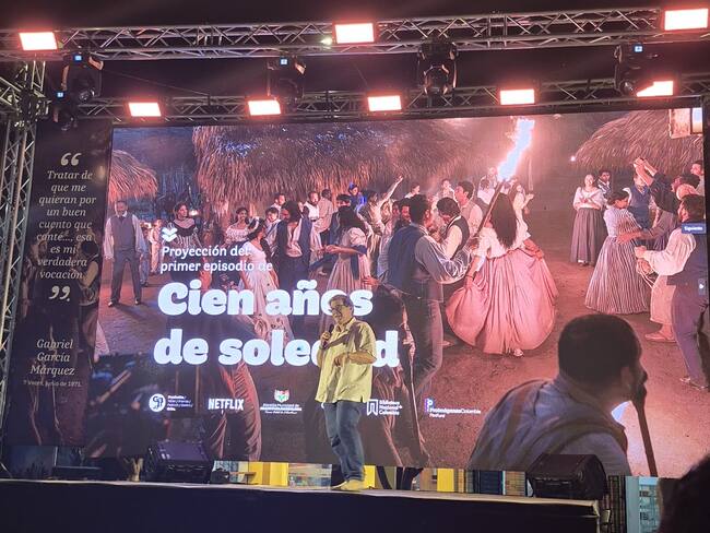 Proyección del primer capitulo de la serie Cien años de soledad en Aracataca/ Cotelco Magdalena.