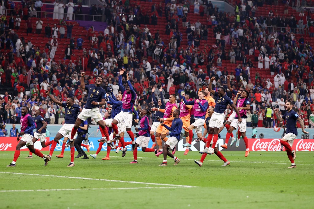 La Selección de Francia celebra su paso a la final del Mundial de Qatar 2022. Foto: Lars Baron/Getty Images