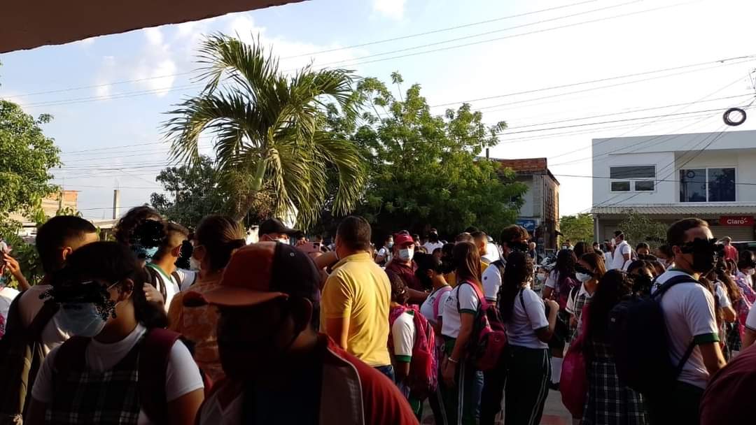 Paro de padres en Juan de Acosta, Atlántico. Foto: Cortesía, padres de familia del municipio de Juan de Acosta.