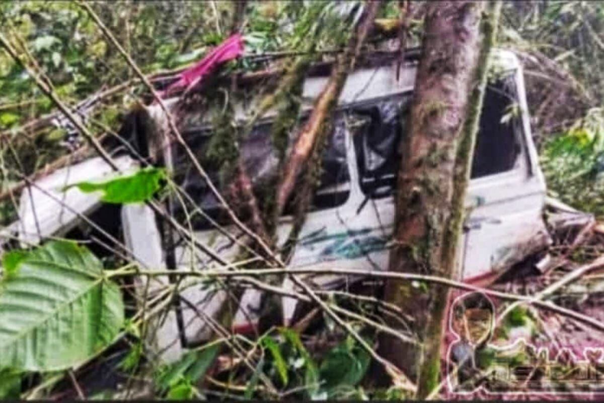 El bus se fue a un abismo en la vereda La Costeñita, corregimiento de Husitó, jurisdicción del municipio de El Tambo. Crédito: Red de Apoyo Cauca.