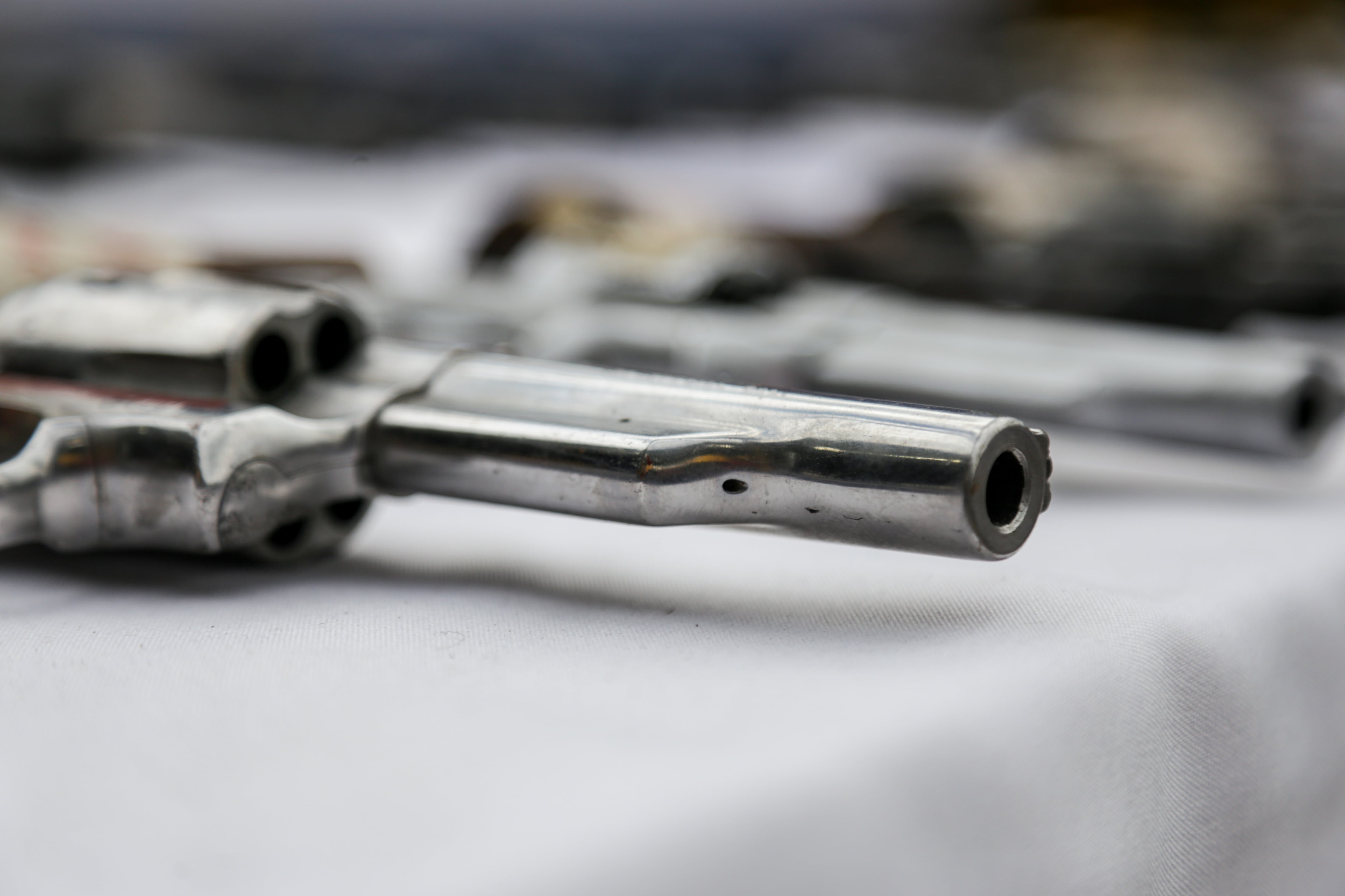 Fundición de armas decomisadas (Foto vía Colprensa)