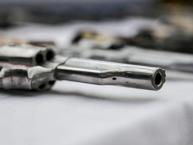 Fundición de armas decomisadas (Foto vía Colprensa)