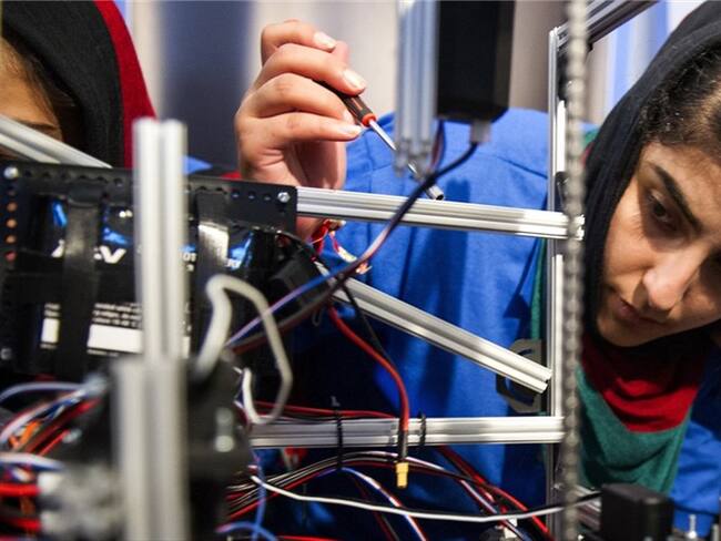 El equipo de robótica de niñas afganas compite en Washington. Foto: Associated Press - AP