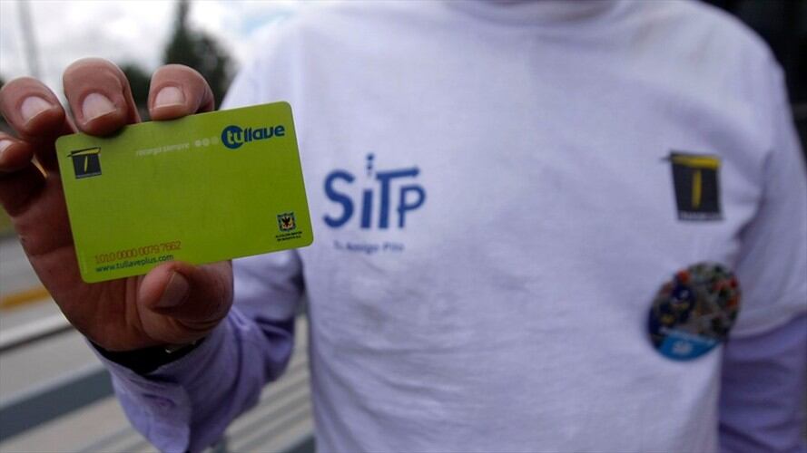 Con una misma tarjeta se registraron cinco ingresos a diferentes buses, en apenas una hora. Foto: Colprensa